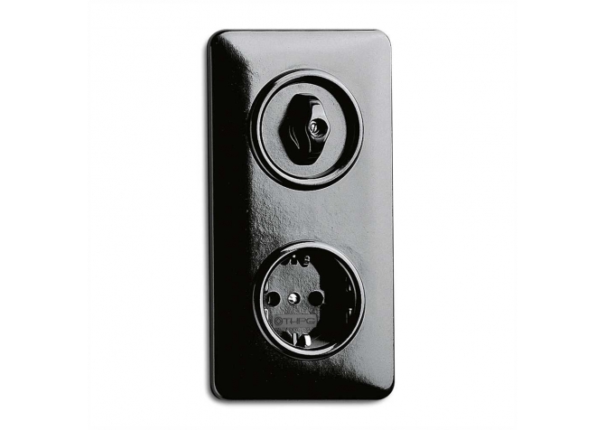 Gniazdo PT bakelitowe